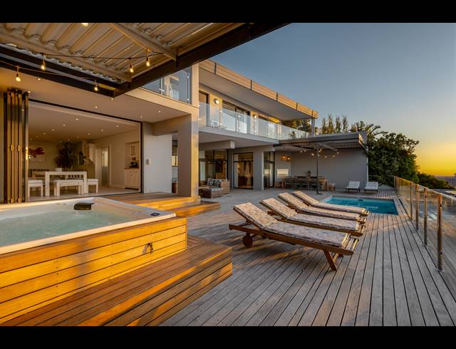 7 BEDROOM HOUSE TO LET IN CAMPS BAY